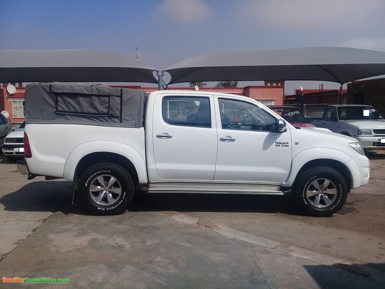2009 Toyota Hilux used car for sale in Roodepoort Gauteng South Africa - www.semadata.org